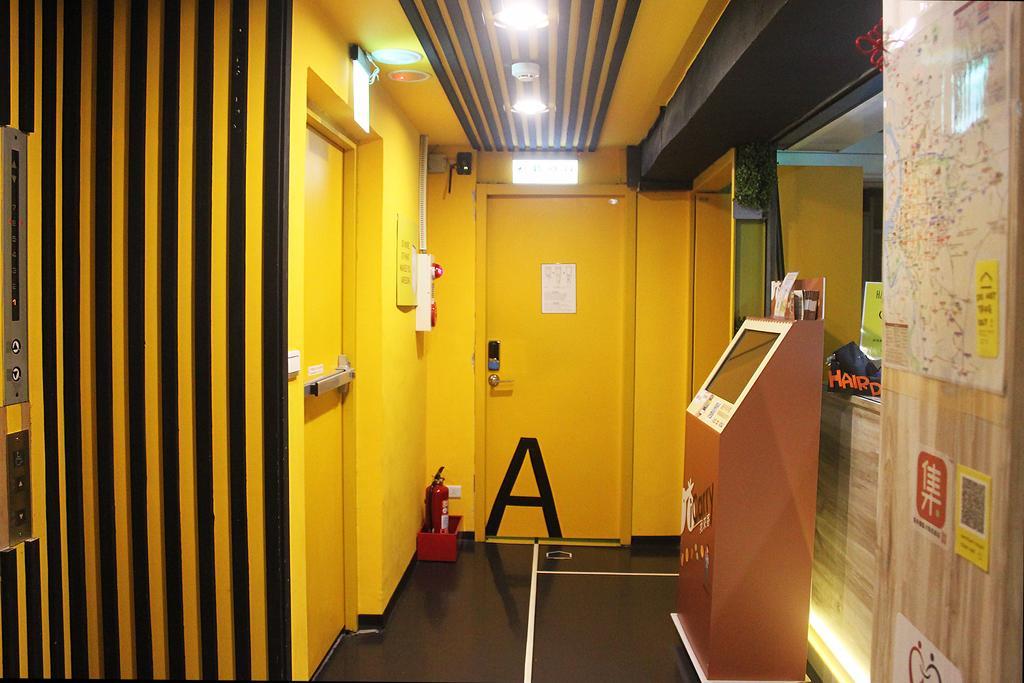 Here X There Hostel Taipei Main Station Exterior photo