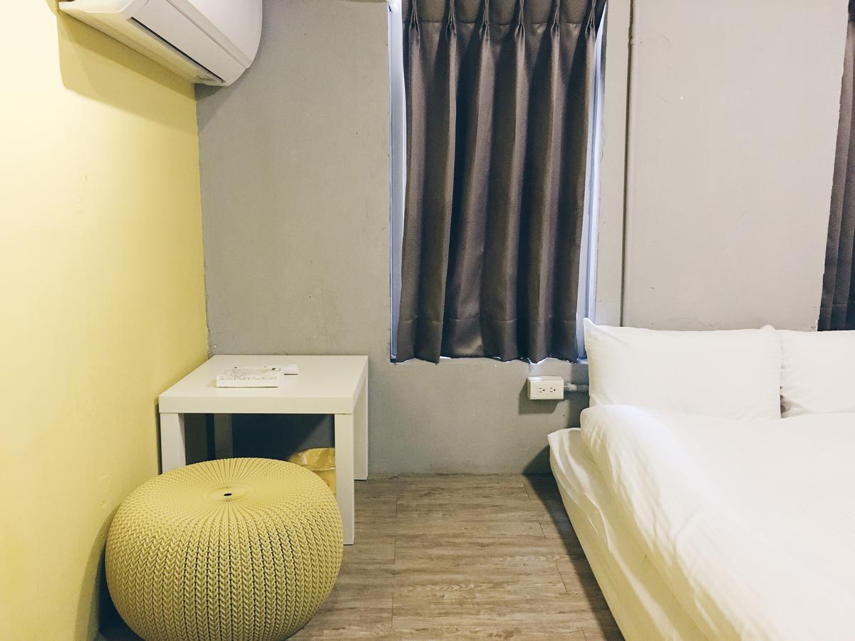 Here X There Hostel Taipei Main Station Exterior photo