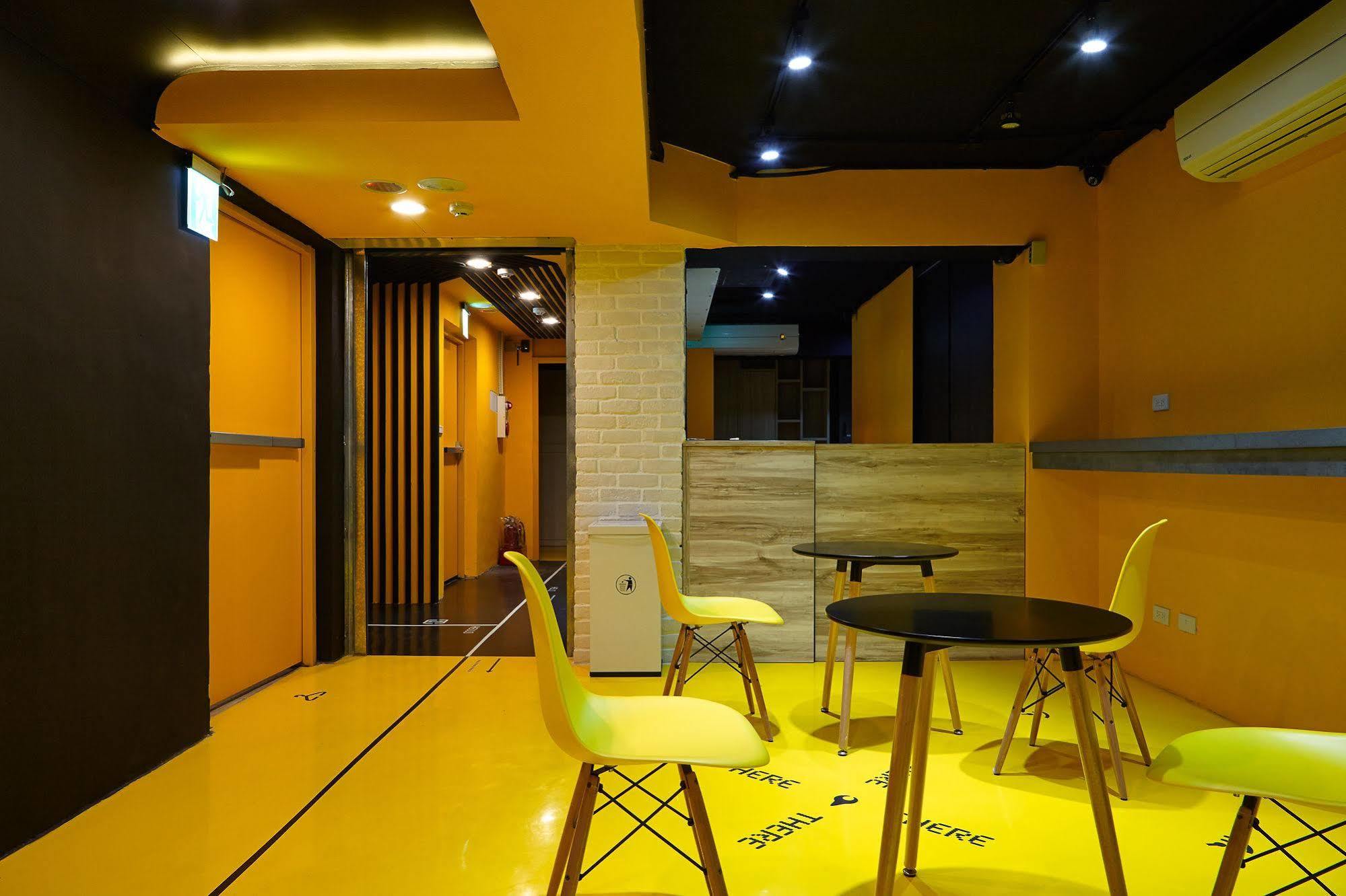 Here X There Hostel Taipei Main Station Exterior photo